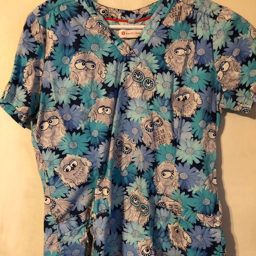 Scrub top